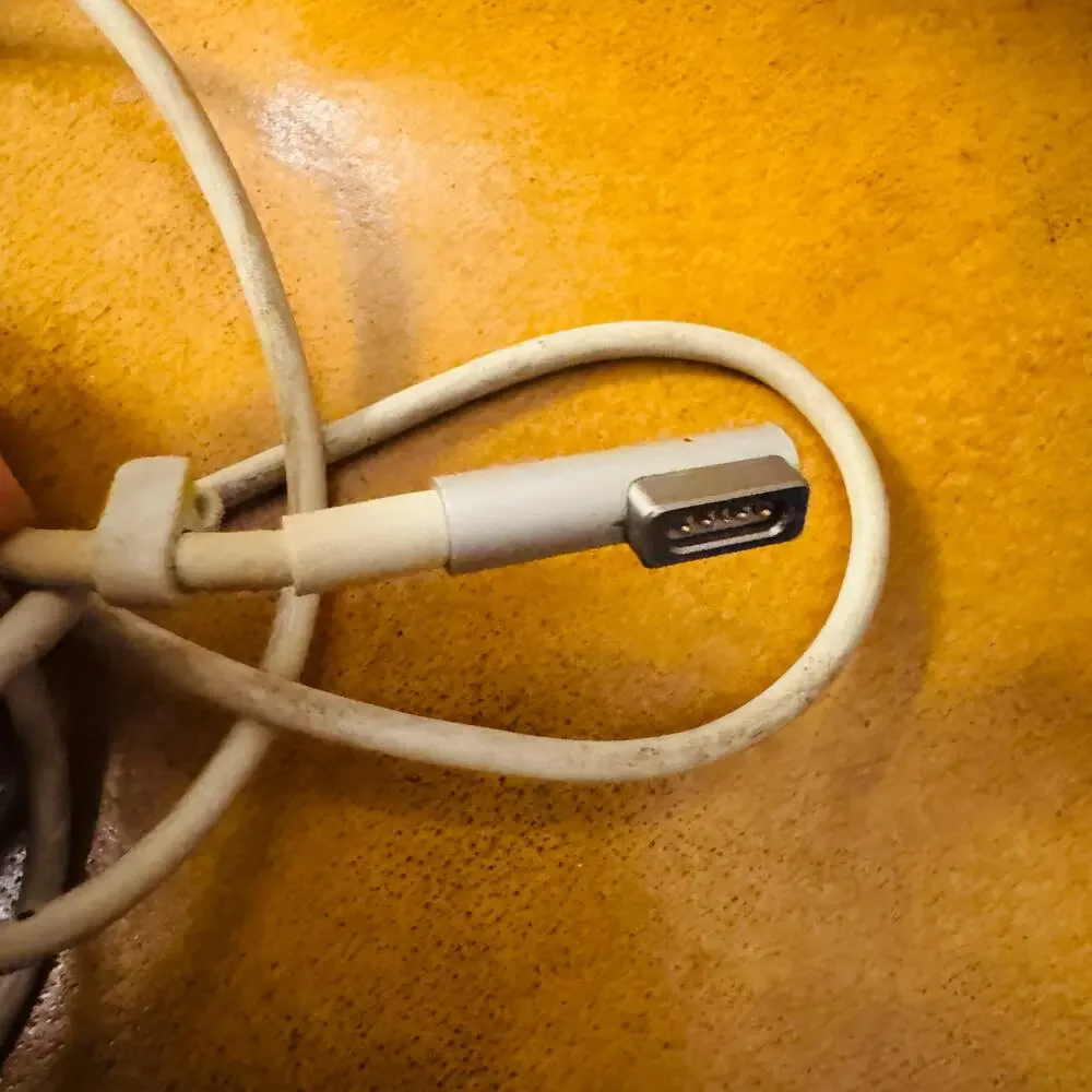 Apple 85W MagSafe Power Adapter A1343 MacBook Pro Genuine Apple Working
